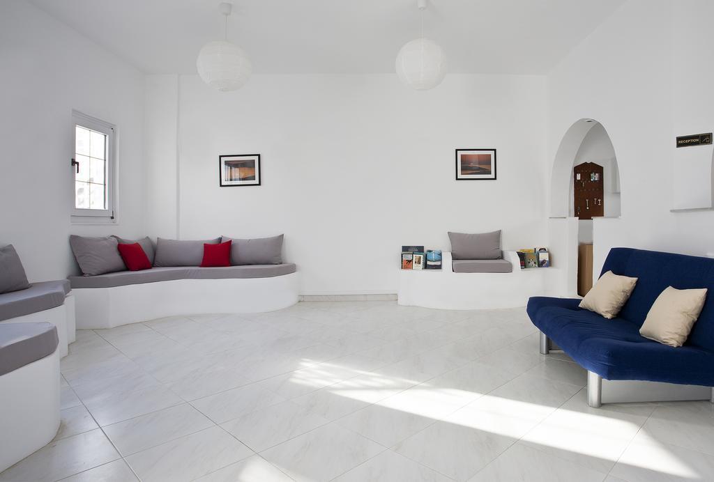 Sunday Hotel Antiparos Town エクステリア 写真